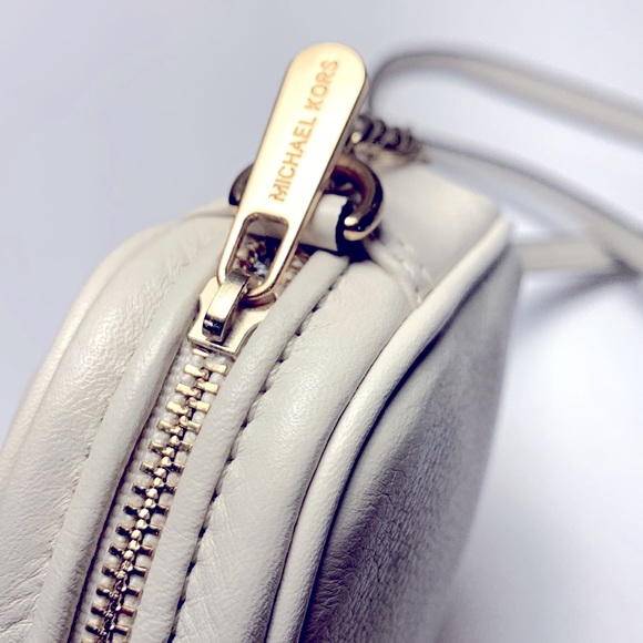 NWT Michael Kors small crossbody purse - Picture 4 of 14